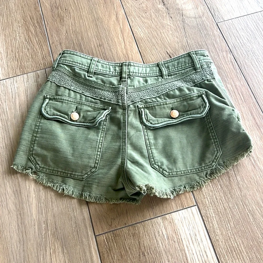 FREE PEOPLE Moss Green Great Expectations Button Fly Crochet Mini Short …